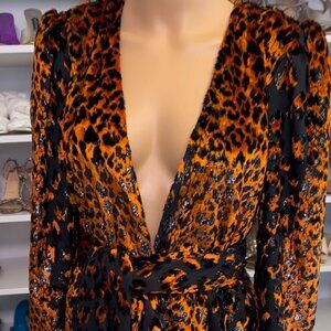 NBD Women’s Long Sleeve Sparkly Velvet Dress Leopard